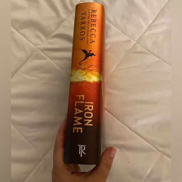 Iron Flame by Rebecca Yarrows - New, unopened, & in perfect condition - Picture 4 of 5